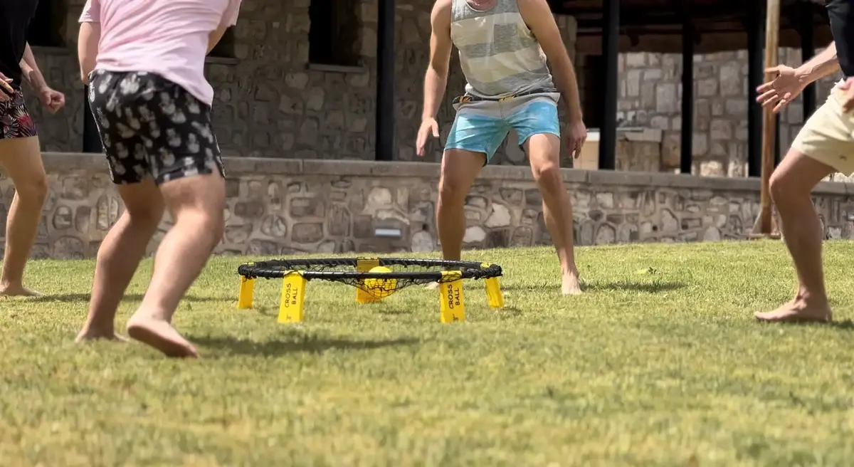 Crossball View 3